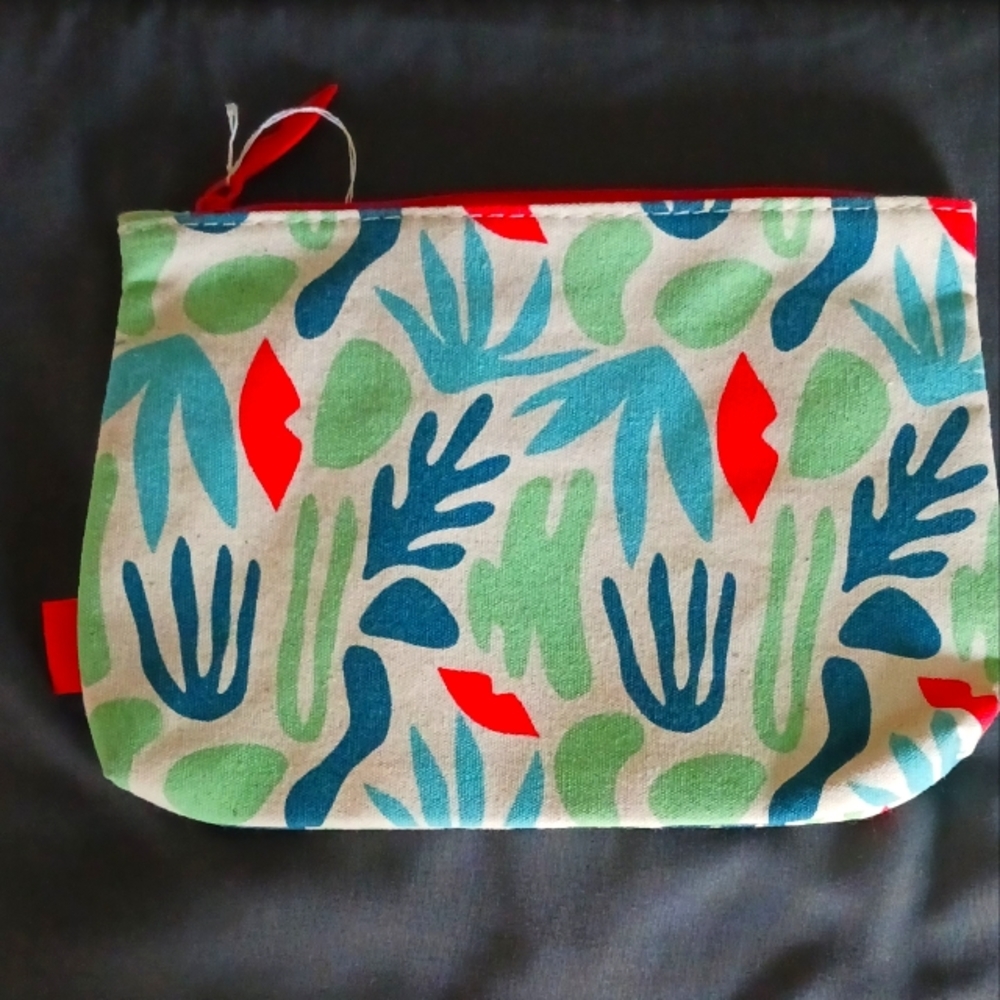 Ipsy - Picture 5 of 5